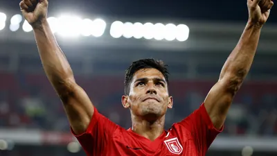 Gilberto Mora's penalty gave Club Tijuana a 1-0 win over León, a key result that moves them to sixth place in the Liga MX...