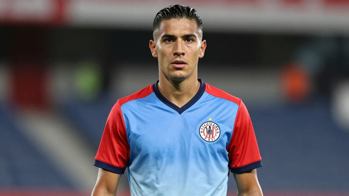 Según TeamTalk, Liverpool ha establecido contacto directo con la representación de Gilberto Mora, el talentoso joven...