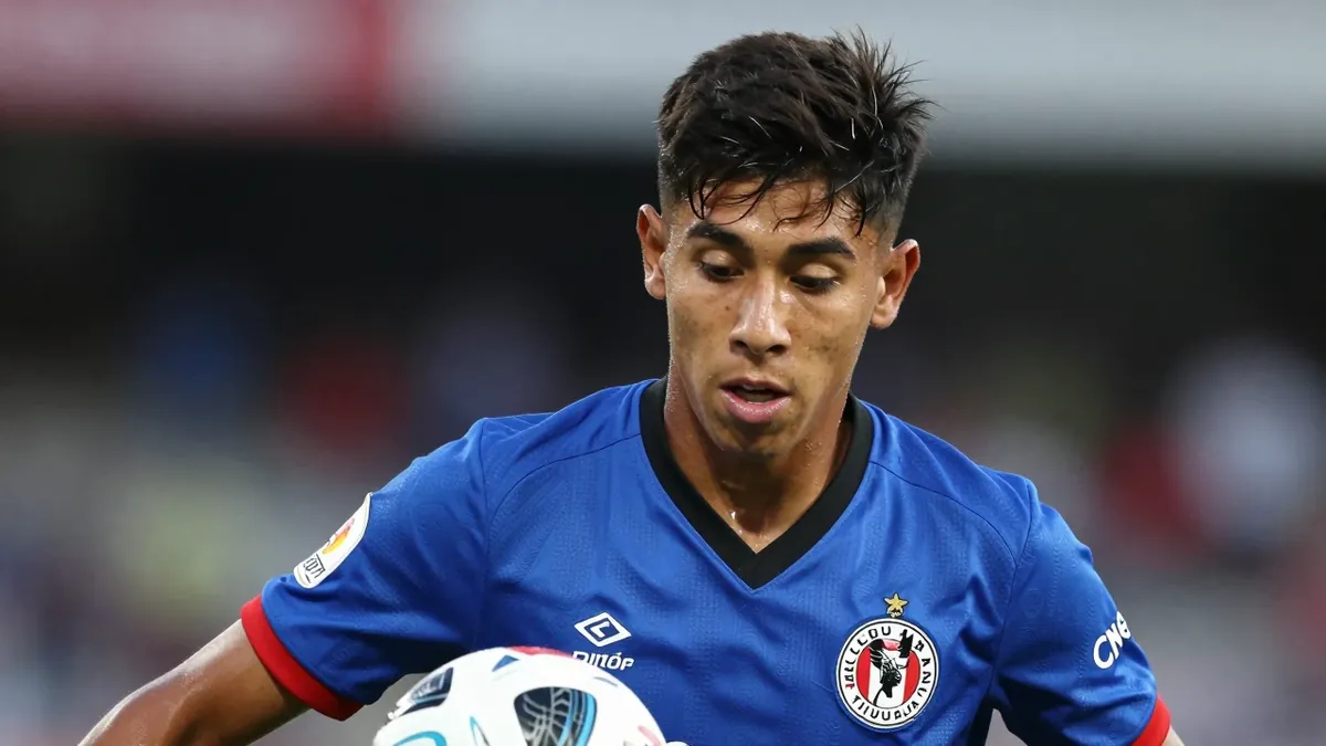 Club Tijuana confirms its lineups for the match against Chivas at the Akron, with Abreu leading the Xolos while staying...