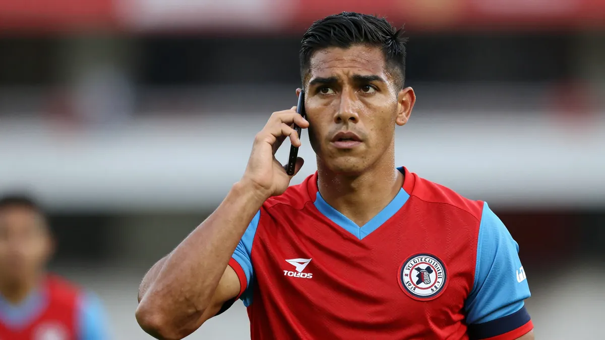 Liverpool are making a strong move to sign Club Tijuana's Gilberto Mora, with Arsenal and Manchester United also interested